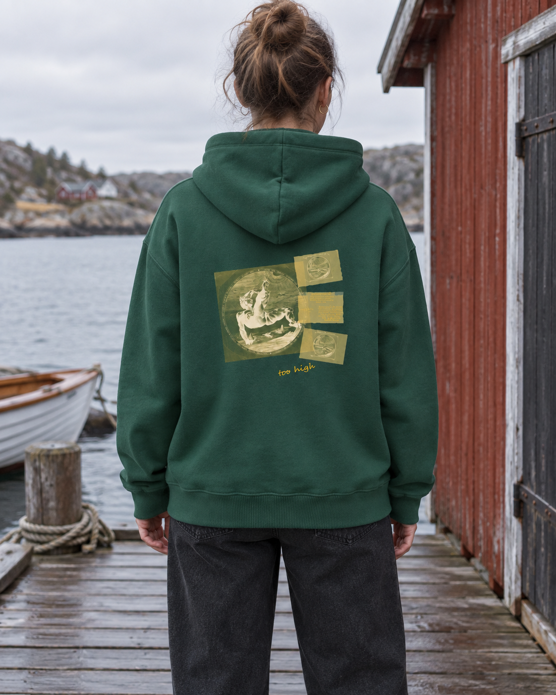Hoodie - 06 TOO HIGH – Eden Green – miljøbillede bagfra
