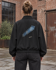 Track Jacket - 04 AGAIN – Black – miljøbillede bagfra