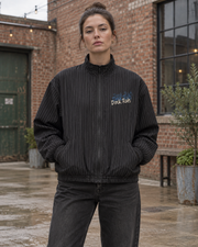 Track Jacket - 04 AGAIN – Black – miljøbillede forfra