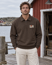 Quarter-Zip Sweatshirt - 01 TIDE – Coffee – miljøbillede forfra