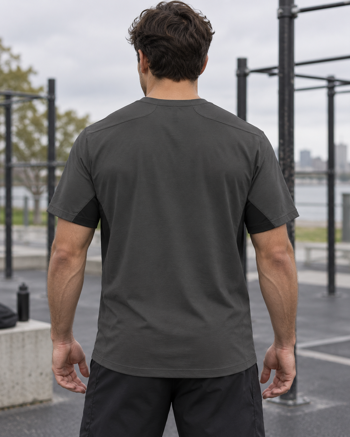 Training T-Shirt - STRONG TIES – Dark Gray – miljøbillede bagfra