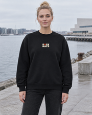 Sweatshirt - 01 TIDE – Black – miljøbillede forfra