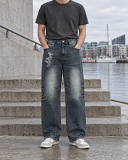 Denim Jeans - UNDERTOW – Washed Blue – miljøbillede forfra