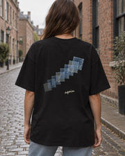 Oversized Tee - 04 AGAIN – Black – miljøbillede bagfra