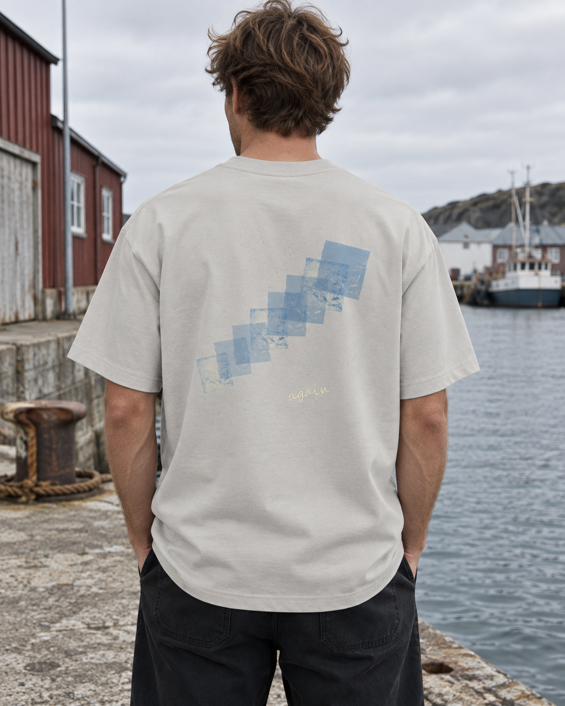 Oversized Tee - 04 AGAIN – Light Gray – miljøbillede bagfra
